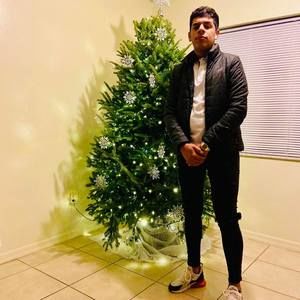 Meet your Posher, Cesar vidal